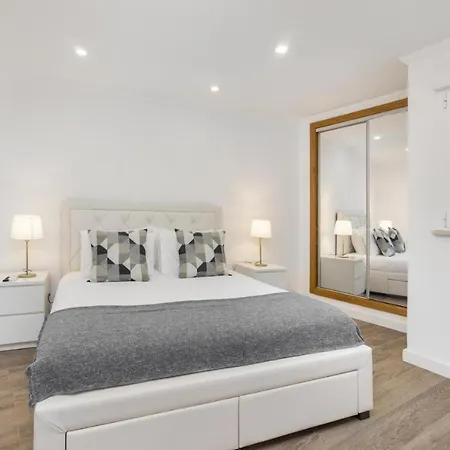 Alfama Deluxe Apartament