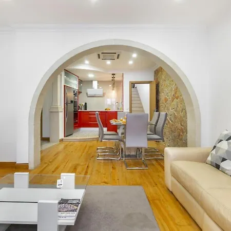 Alfama Deluxe Apartament *