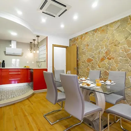 Alfama Deluxe Apartment, By Match *